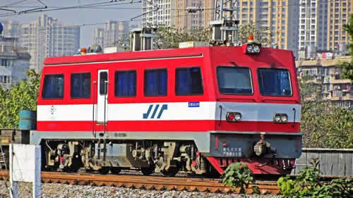 初中生可以學(xué)內(nèi)燃機(jī)車運(yùn)用與檢修專業(yè)嗎？