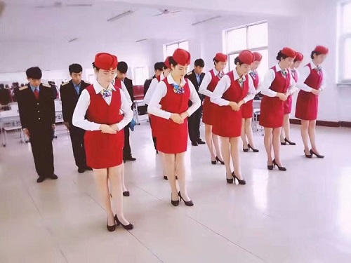 女生報(bào)石家莊東華鐵路學(xué)校學(xué)什么好？