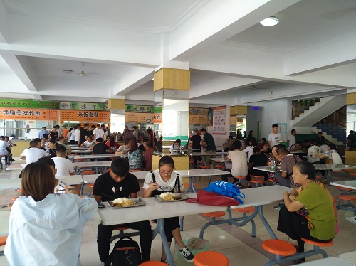石家莊東華鐵路學(xué)校食堂怎么樣？