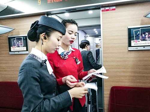 初三學(xué)航空乘務(wù)專(zhuān)業(yè)去哪個(gè)學(xué)校好？