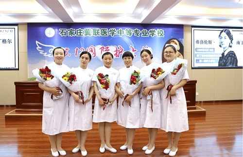 初中畢業(yè)想當牙醫(yī)學(xué)什么專業(yè)