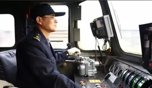 火車司機(jī)駕駛證怎么考？