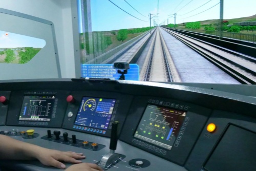想當火車司機？中專學歷也能報名！穩(wěn)定高薪 + 鐵飯碗！
