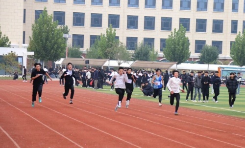 石家莊東華鐵路學(xué)校招生有年齡限制嗎？