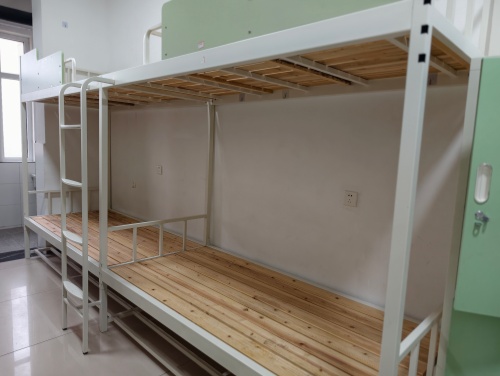 石家莊東華鐵路學(xué)校學(xué)生讓帶手機(jī)嗎？